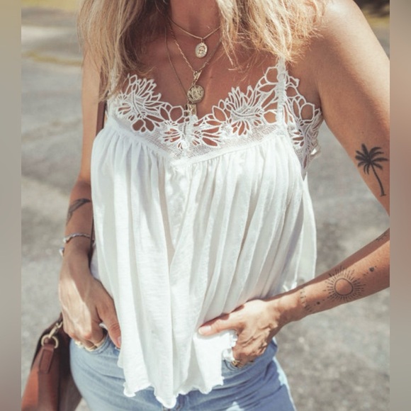 Elegant White Lace Trim Women's Top - Picture 4 of 7